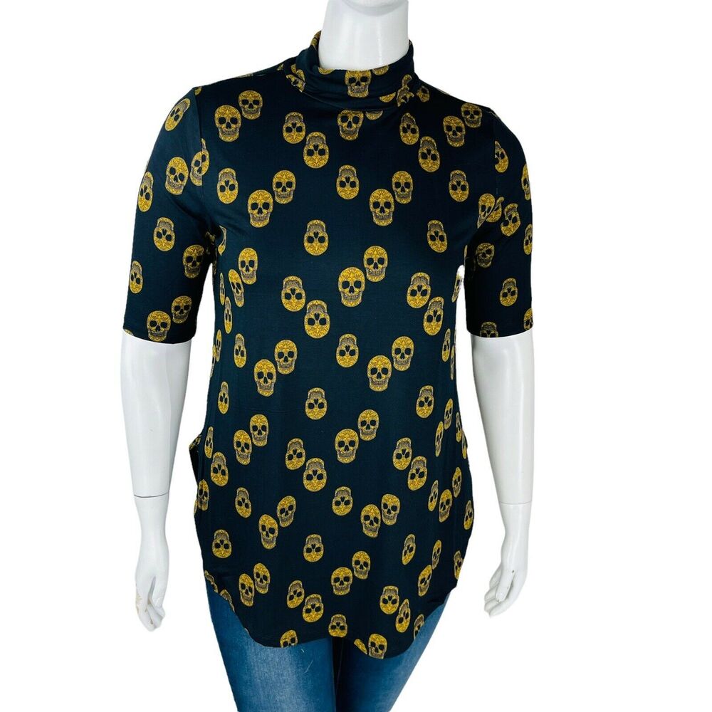 New Torrid Womans Super Soft Sz 1X Plus Shirt Skull Knit Top Shirt Moch Neck NWT